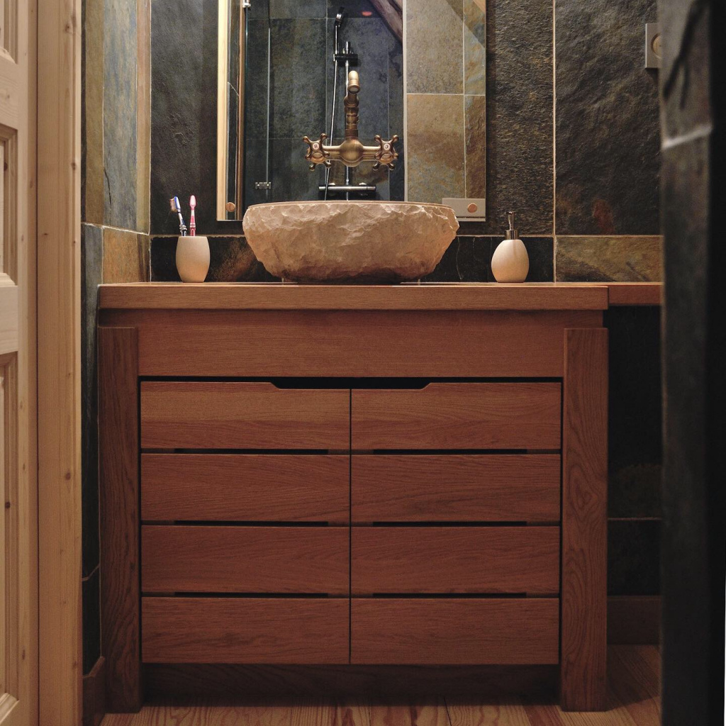 Meuble et vasque de salle de bain pensés par ARTEF, menuisier pour architecte et particulier en région toulousaine