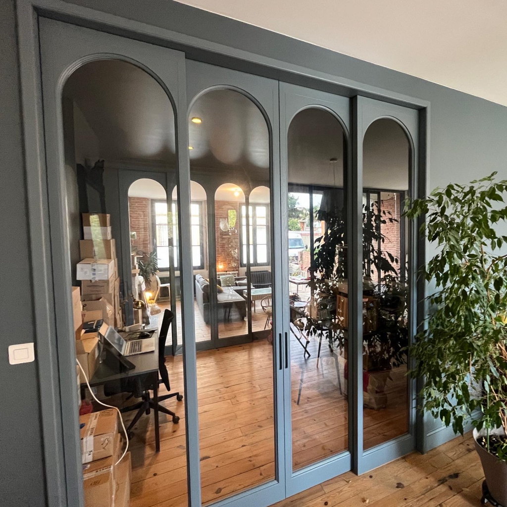 verrière ouvrante noire fabrication sur-mesure par ARTEF menuisier à Toulouse et Haute Garonne
